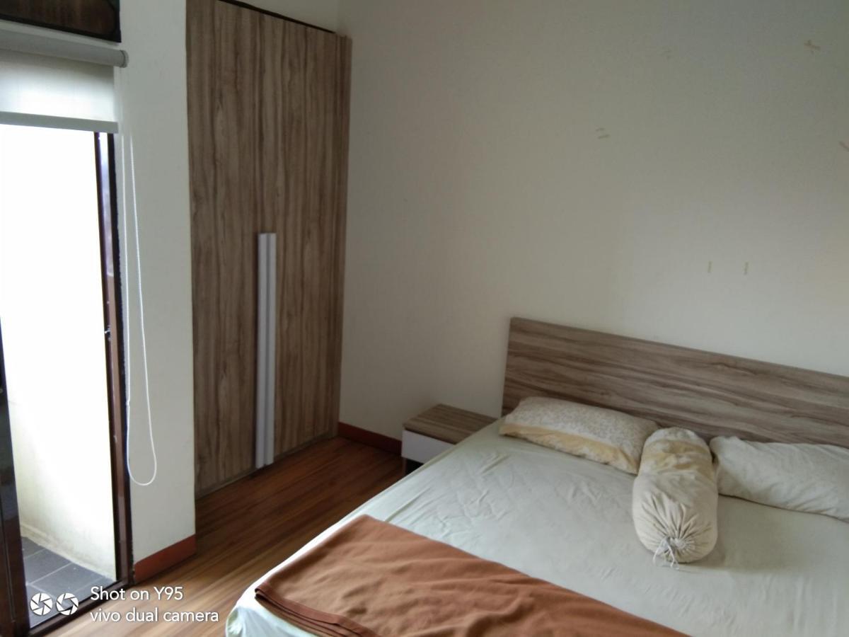 Gateway Cicadas Apartment Бандунг Екстериор снимка